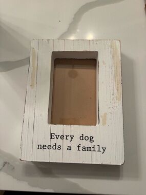 Mud Pie. White Wood Block Frame. “Every Dogs Needs A Family”. GUC. 4x6 Photo.